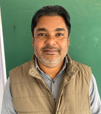 Sh. Manjeet Singh